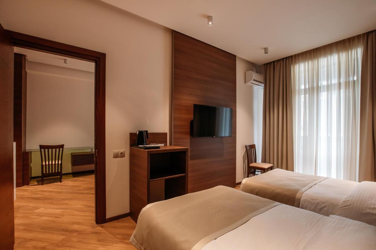 Hotel Parma Tbilisi Buitenkant foto
