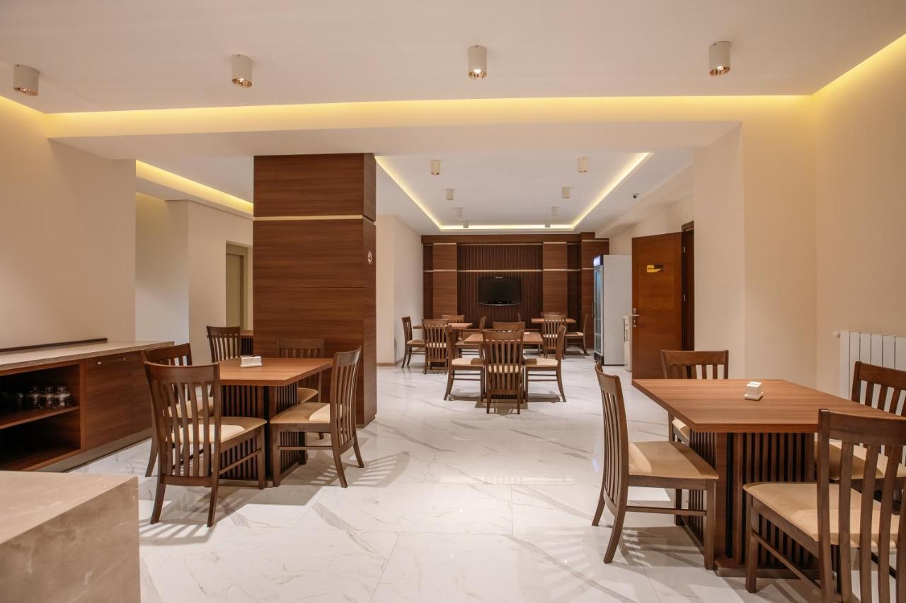 Hotel Parma Tbilisi Buitenkant foto